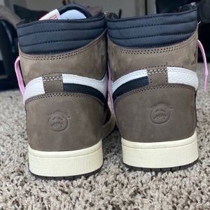 Jordan 1 Travis Scott